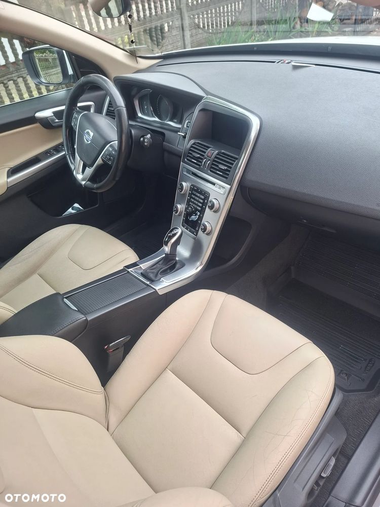 Volvo XC 60 - 6