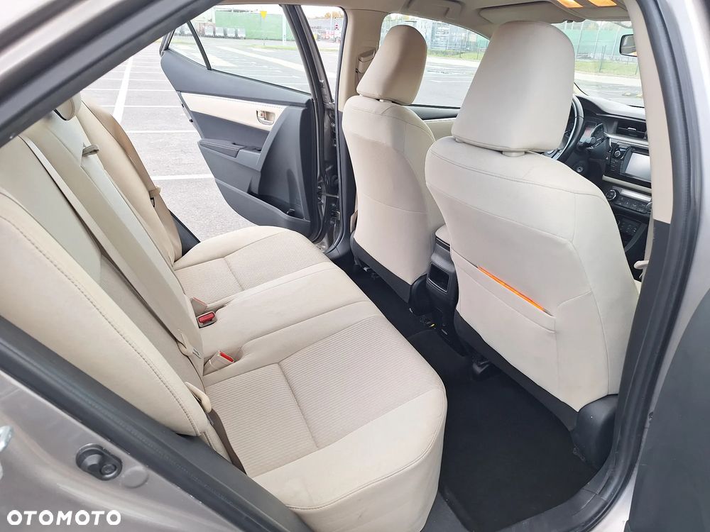 Toyota Corolla - 11