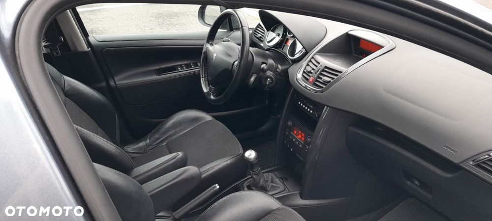Peugeot 207 - 7