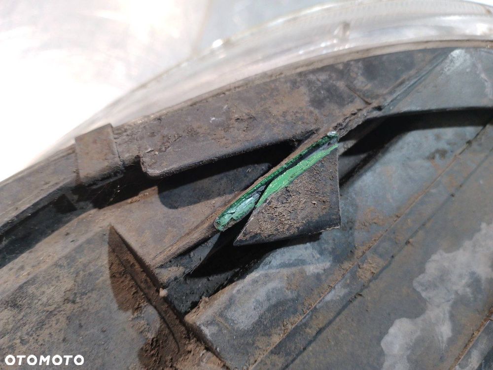 LAMPA PRAWA PRZÓD MITSUBISHI COLT VI 0301208202   MR957354 - 2