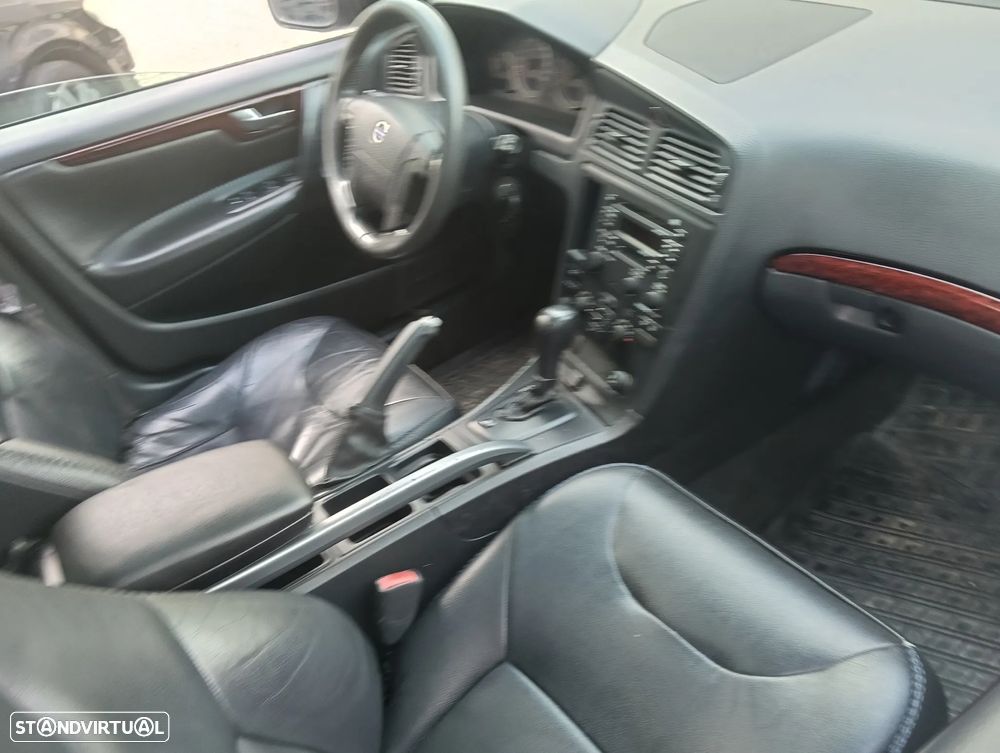 Volvo XC 70 D5 Nivel 3 Auto. - 8
