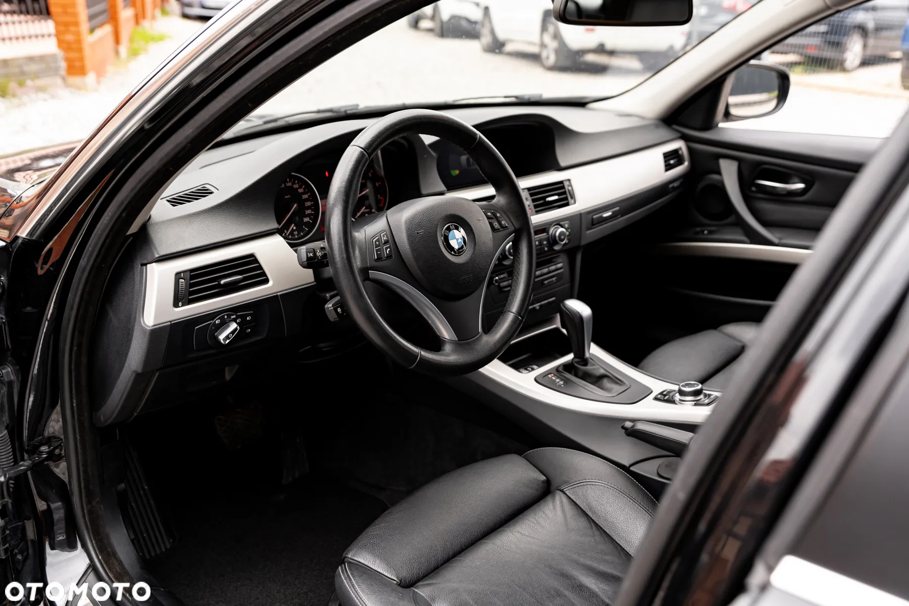 BMW Seria 3 325i xDrive Touring Edition Sport - 17