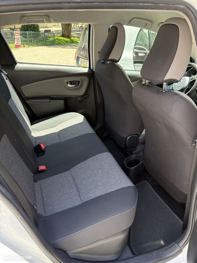 Toyota Yaris 1.5 HSD Comfort+Navi - 8