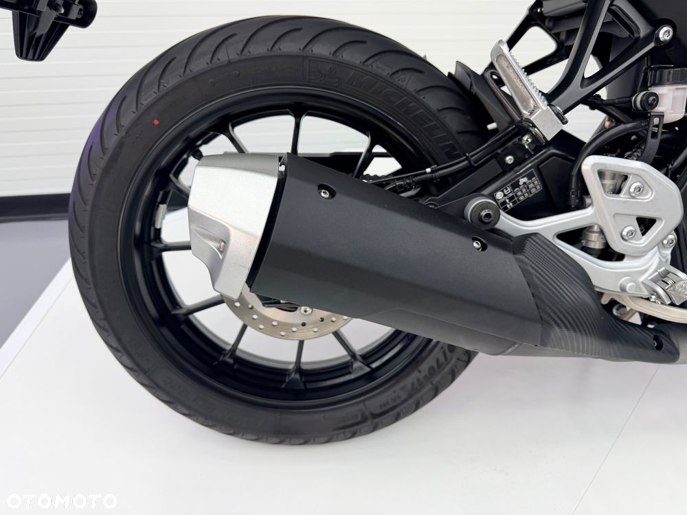 Yamaha MT - 28