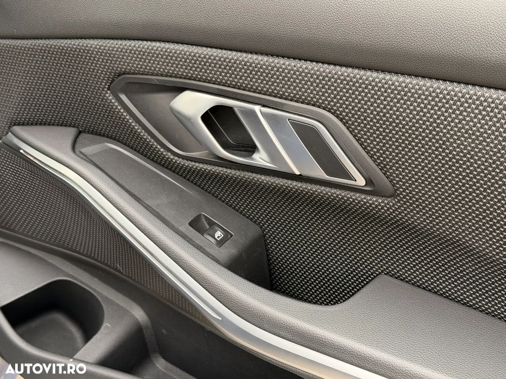 BMW Seria 3 330e Aut. Advantage - 30