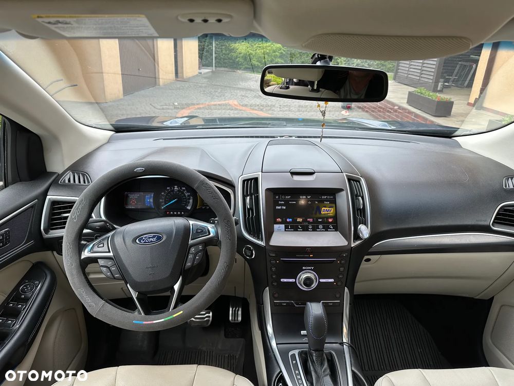 Ford Edge - 2