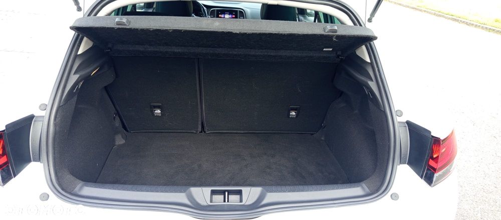 Renault Megane Grandtour TCe 140 GPF BUSINESS EDITION - 21