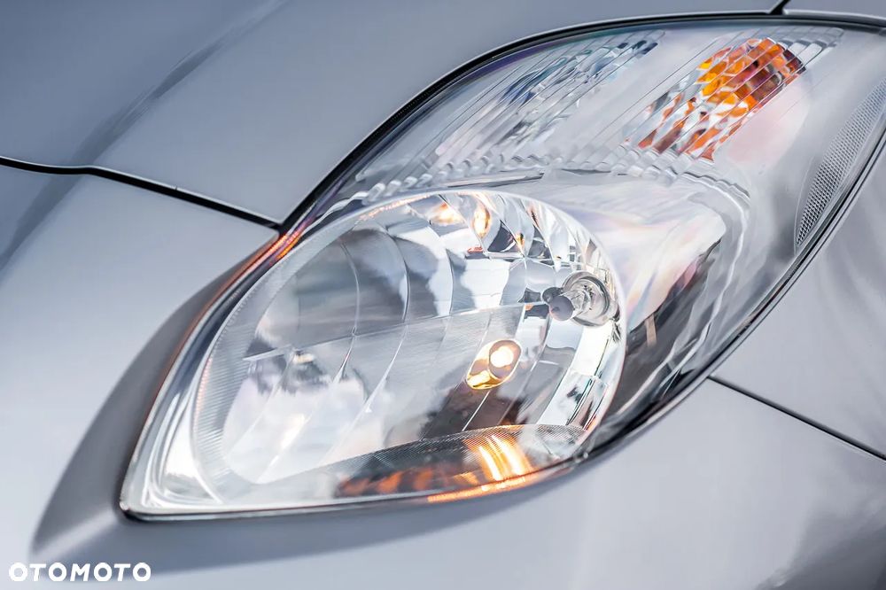 Toyota Yaris - 38