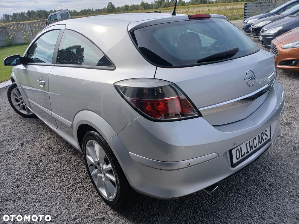 Opel Astra GTC 1.6 Sport - 4