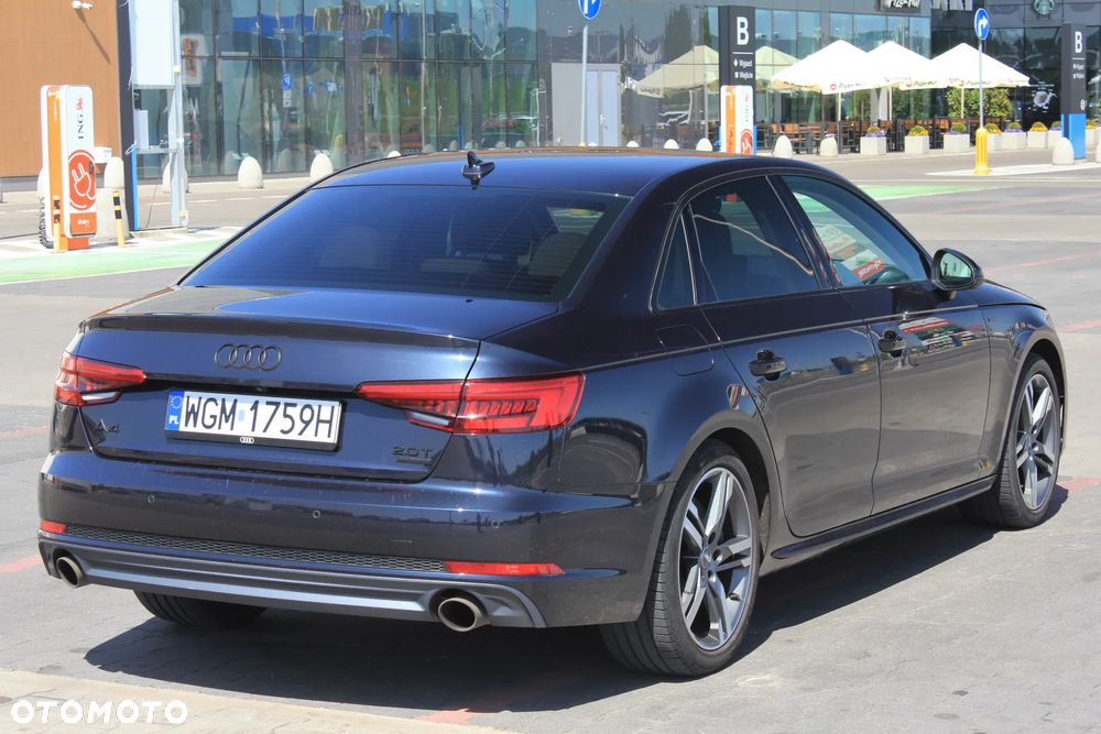 Audi A4 Limousine - 3