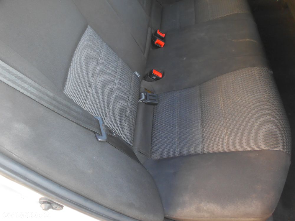 TOYOTA AVENSIS TR D-4D T27 2011-2015R LIFT  KOD LAKIERU 1F7 SILVER 2.0D4D 126KM SILNIK SKRZYNIA BLOTNIK DZWI MASKA KLAPA ZAWIESZENIE LAMPY WTRYSK WTRYSKI LUSTERKA BAK KOLO ZAPASOWE BELKA KLIMATYZACJA - 36