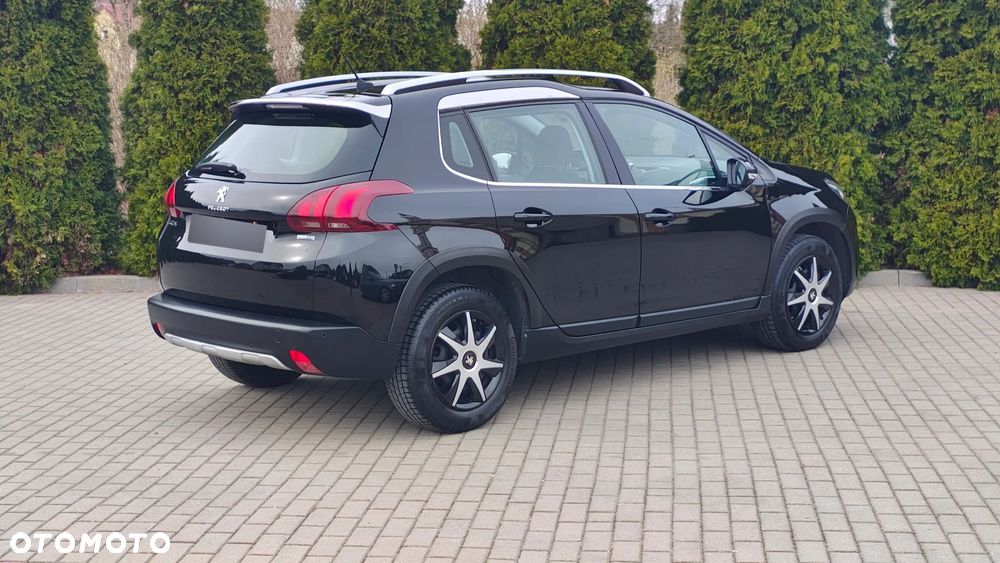 Peugeot 2008 1.6 BlueHDi Allure S&S - 9