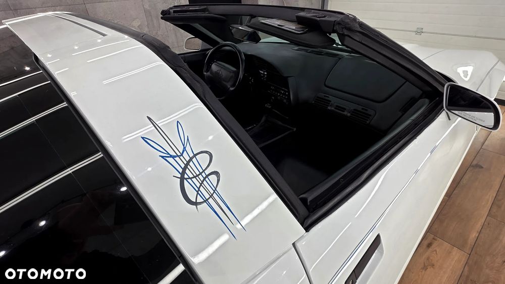 Chevrolet Corvette - 15