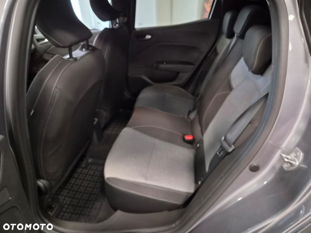 Renault Clio - 6