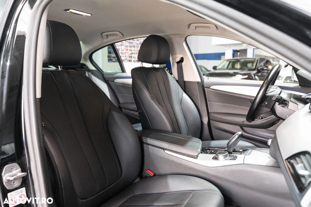 BMW Seria 5 520d Aut. Luxury Line - 32