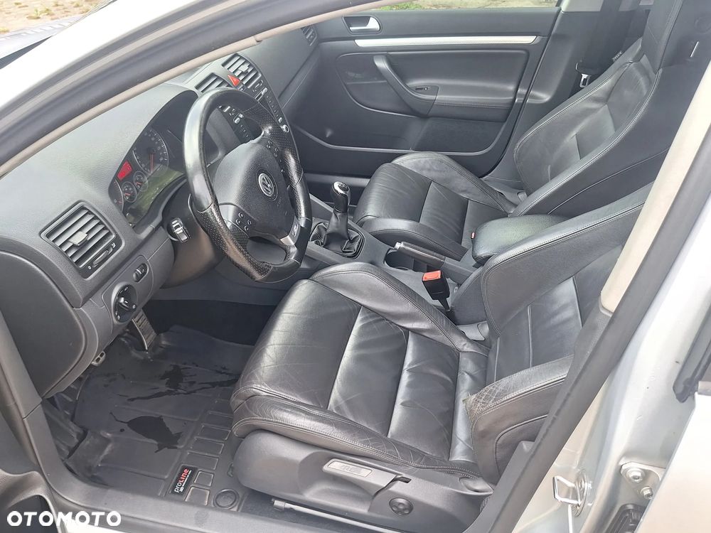 Volkswagen Golf - 10