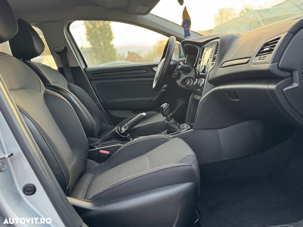 Renault Megane TCE 114 GPF Life - 13