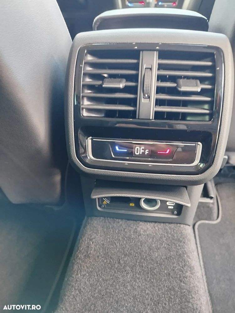 Volkswagen Passat Variant 2.0 TDI SCR DSG 4Motion Elegance - 30