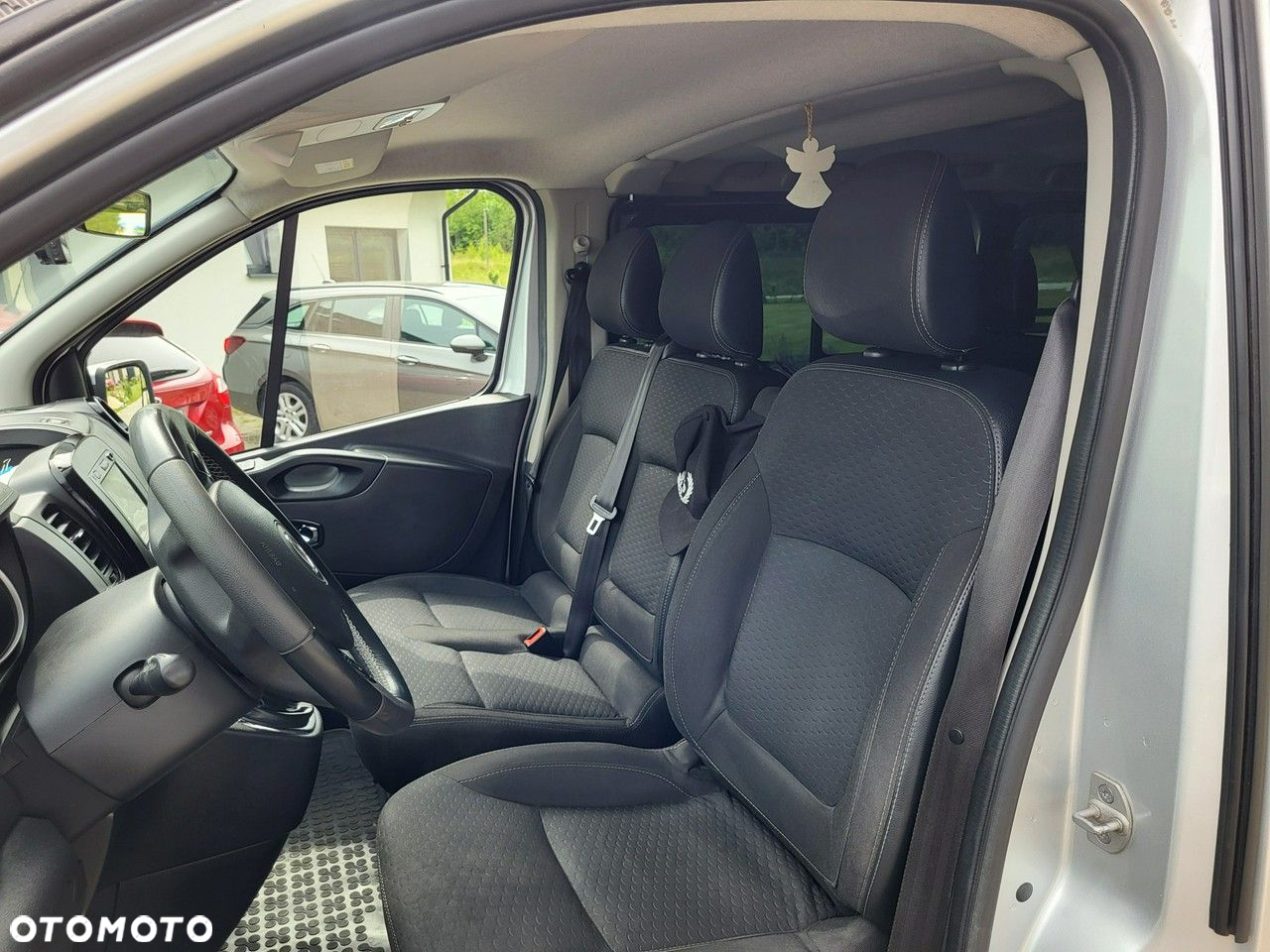 Opel Vivaro - 11