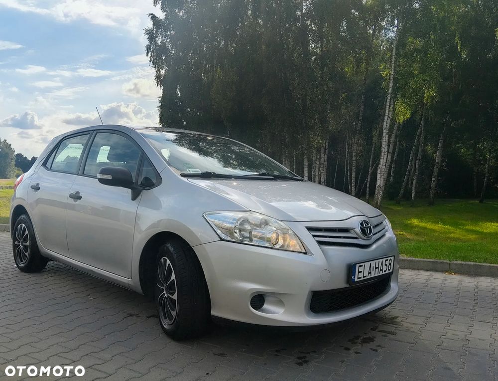 Toyota Auris - 1