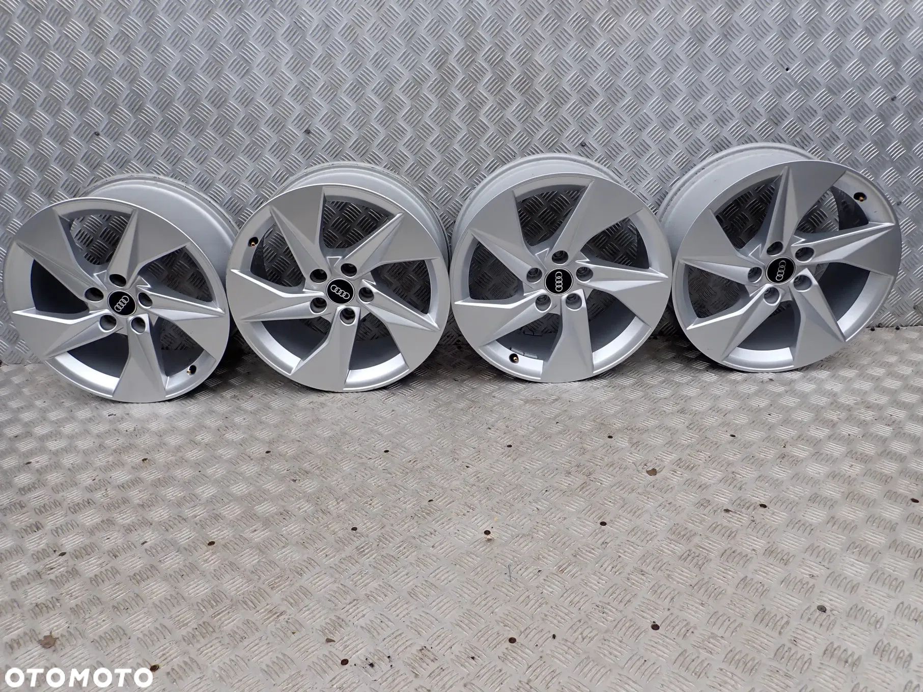FELGI ALUMINIOWE 17 5x112 AUDI A3 S3 8Y NAJNOWSZY MODEL 8Y0601025A - 1