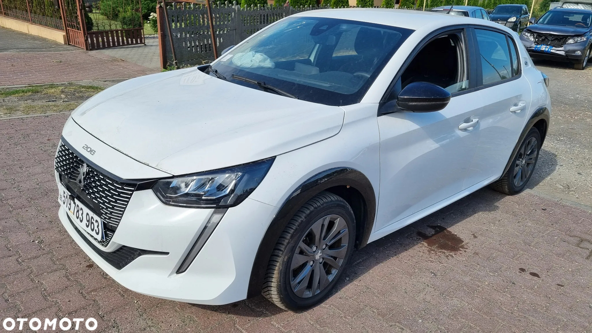 Peugeot 208 - 5