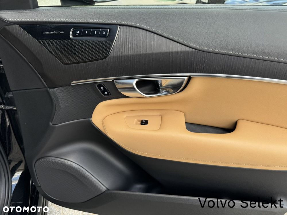 Volvo XC 90 T8 AWD Plug-In Hybrid Plus Dark 7os - 27