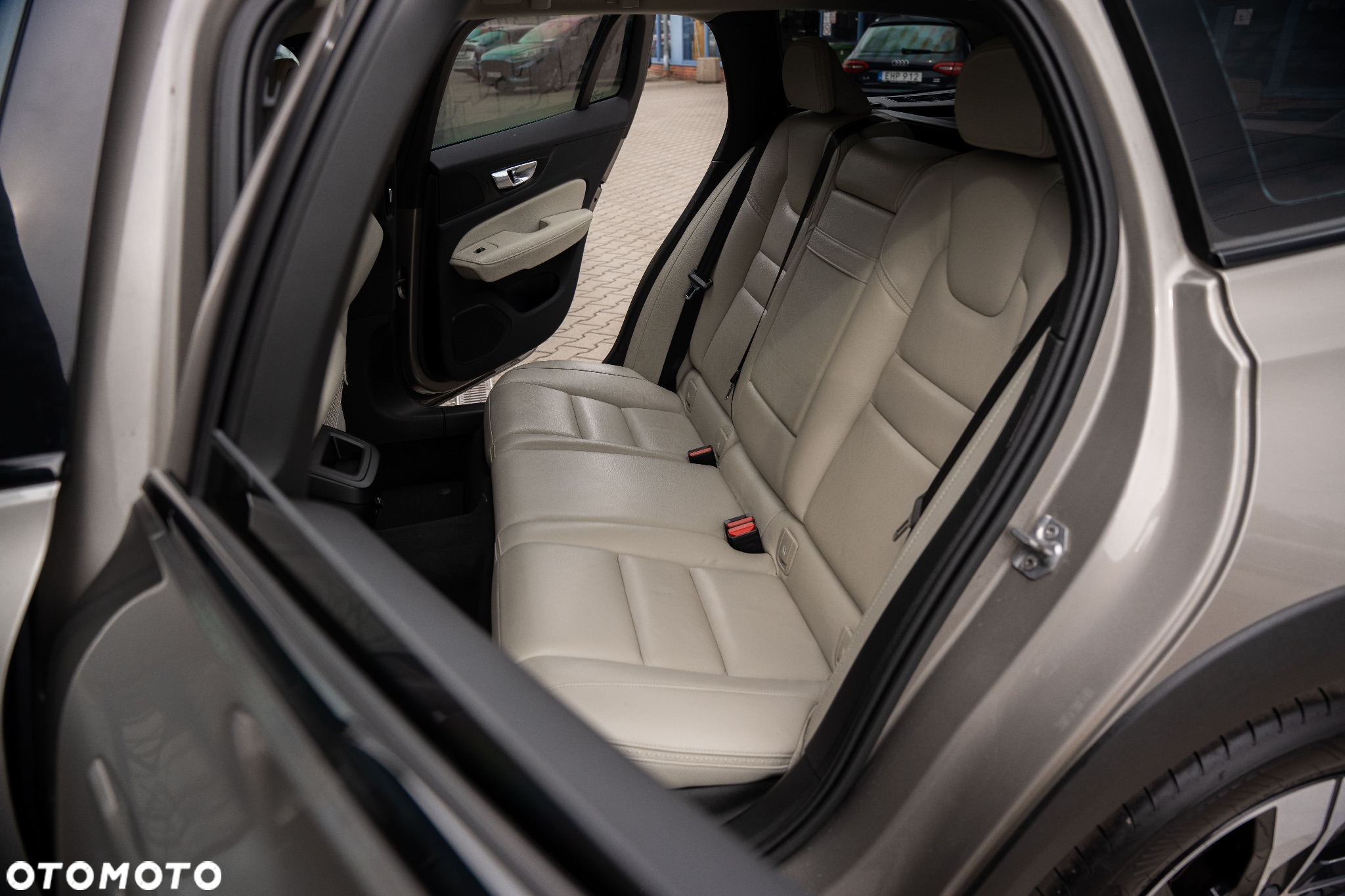 Volvo V60 Cross Country D4 AWD Geartronic Pro - 30