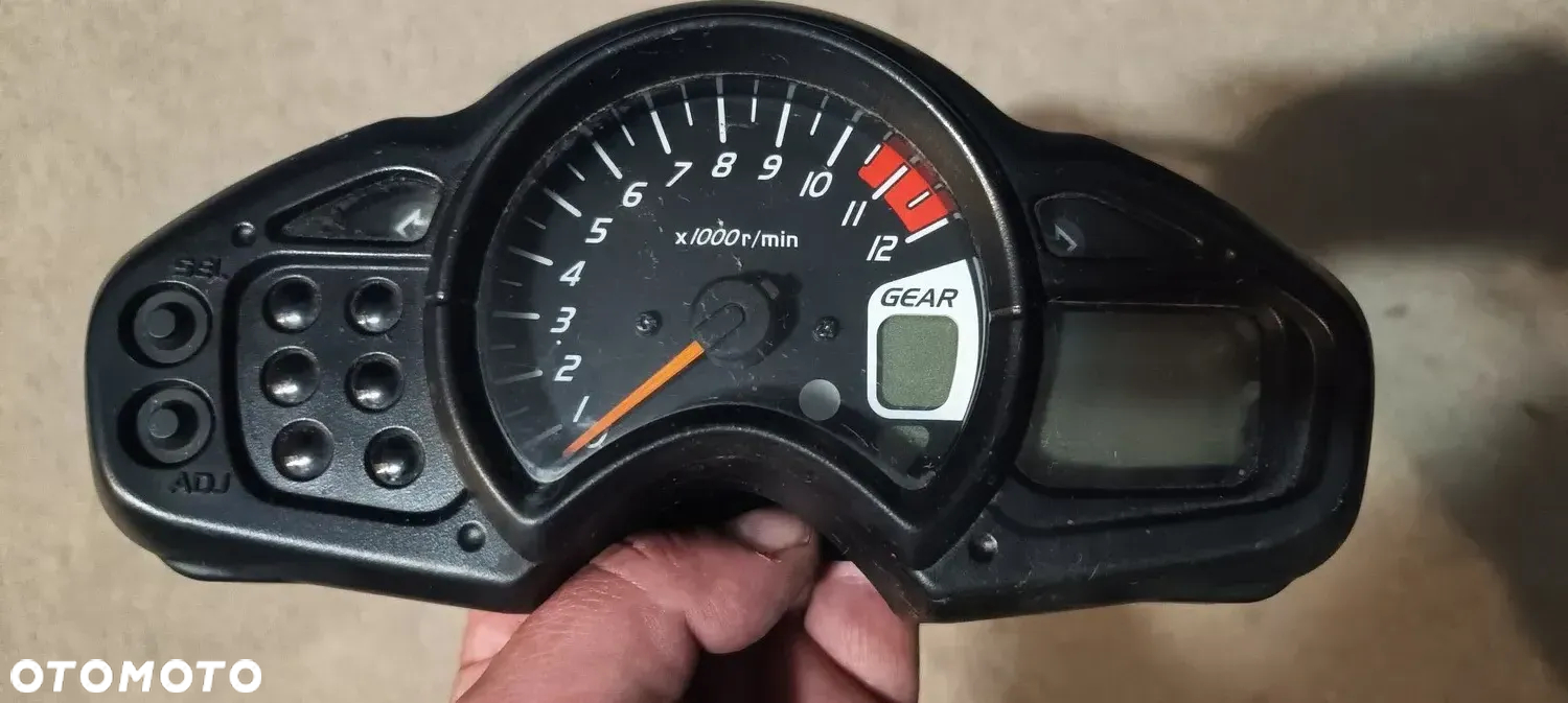 SUZUKI GLADIUS SFV 650 LICZNIK ZEGARY PRĘDKOŚCIOMIERZ CHŁODNICA WODY - 2