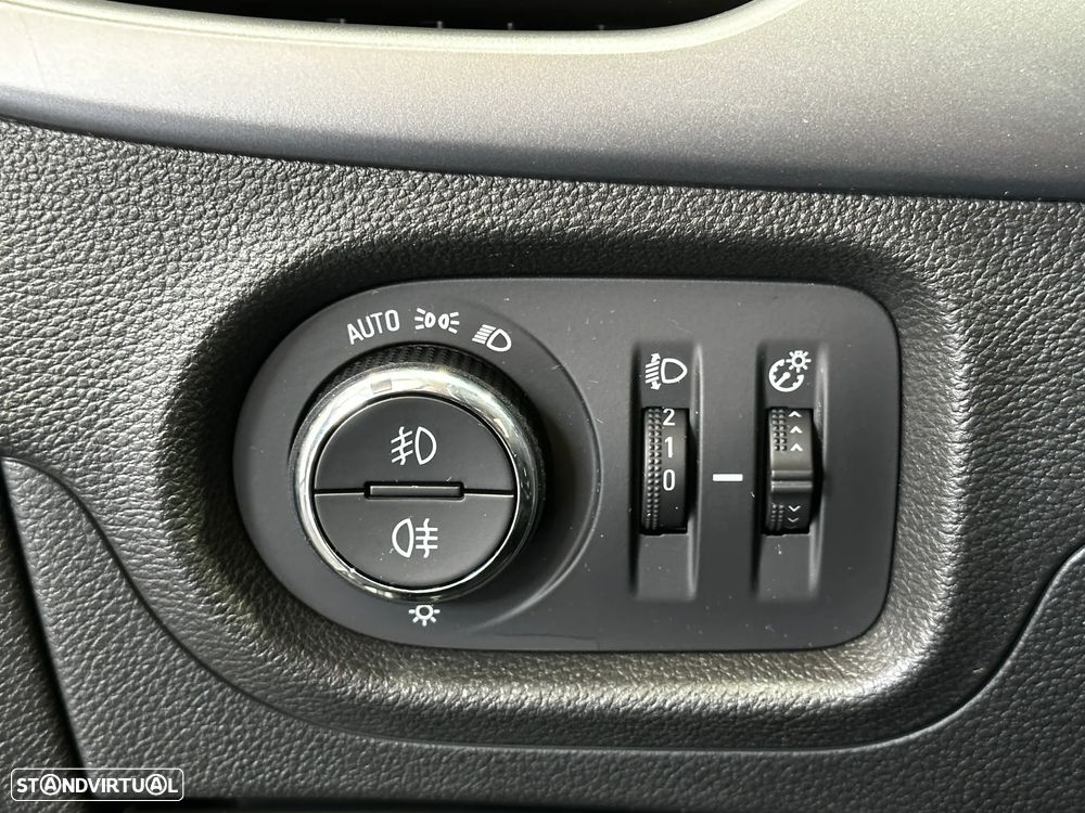 Opel Astra Sports Tourer 1.5 D Design & Tech S/S - 21