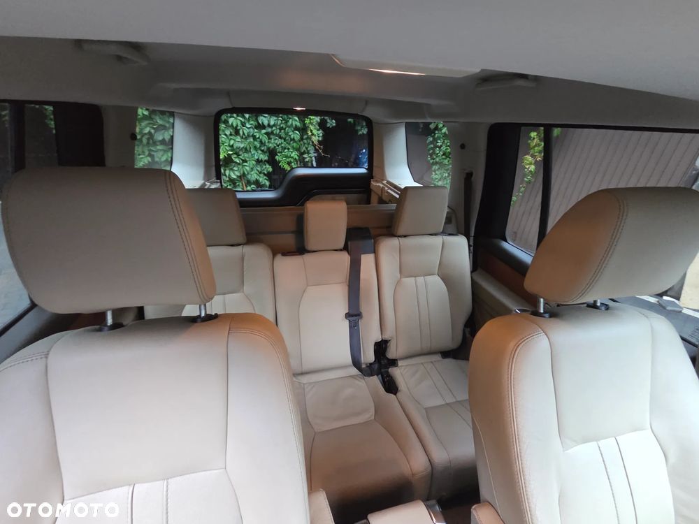 Land Rover Discovery 2.7D V6 HSE - 28