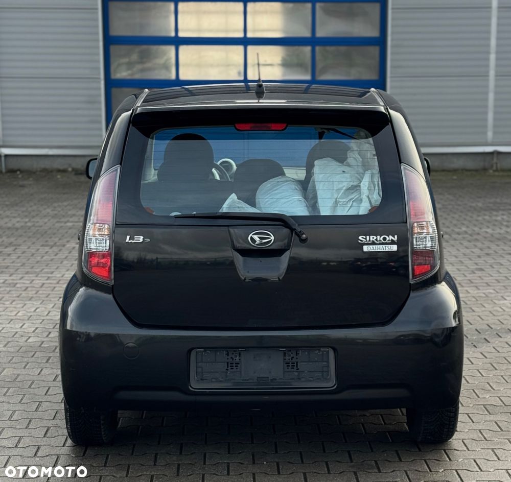 Daihatsu Sirion 1.3 - 12