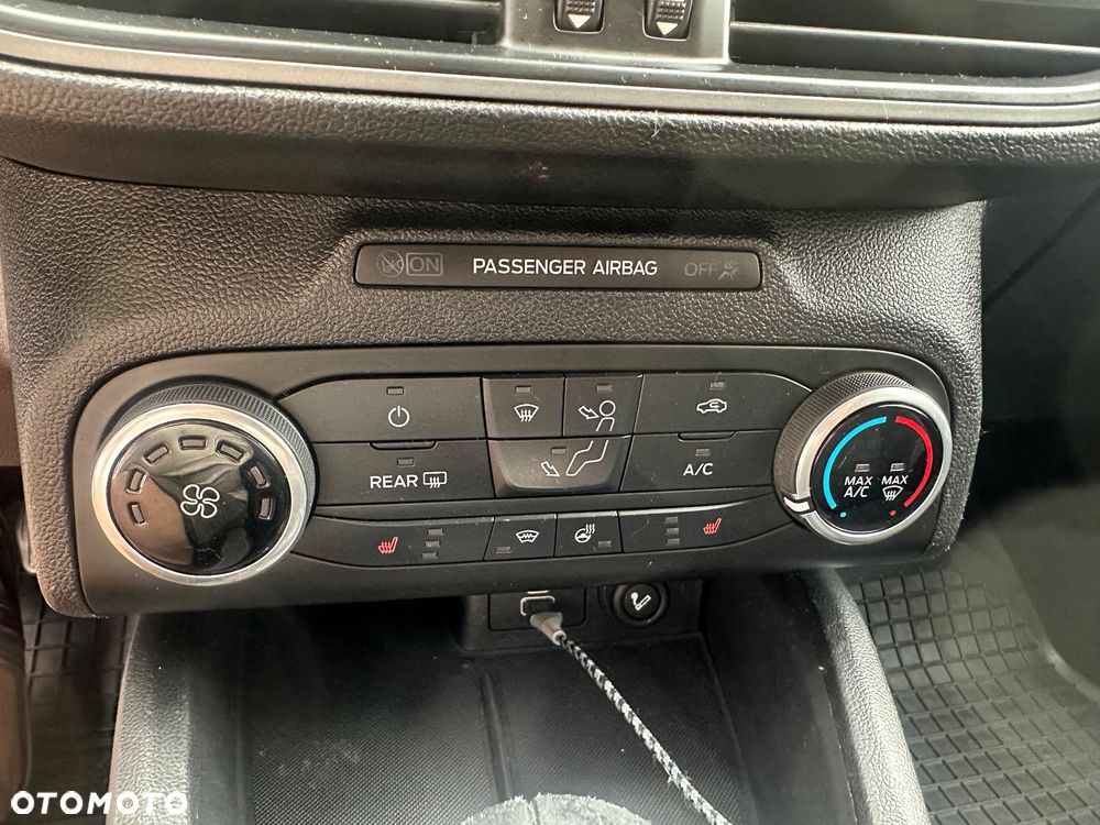Ford Focus 1.5 EcoBlue SCR Titanium X - 32