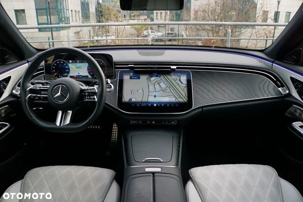 Mercedes-Benz Klasa E 220 d 4-Matic Exclusive - 4