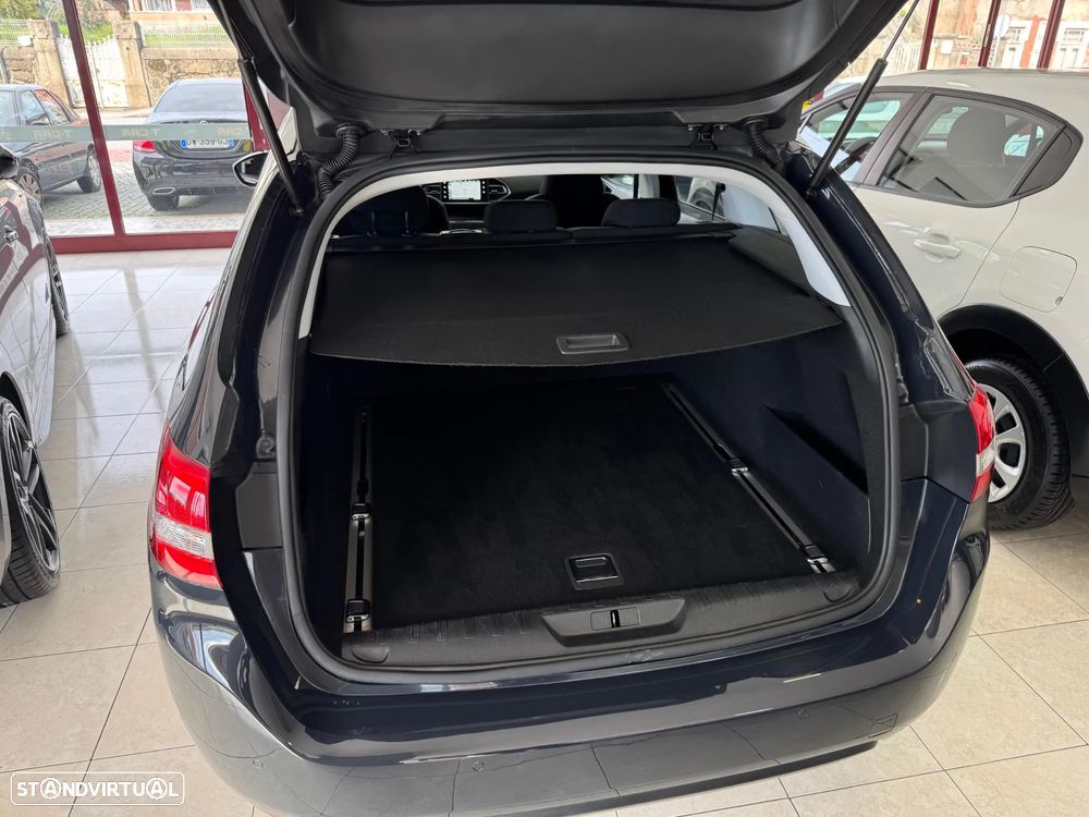 Peugeot 308 SW ver-1-2-puretech-allure-full-led - 16