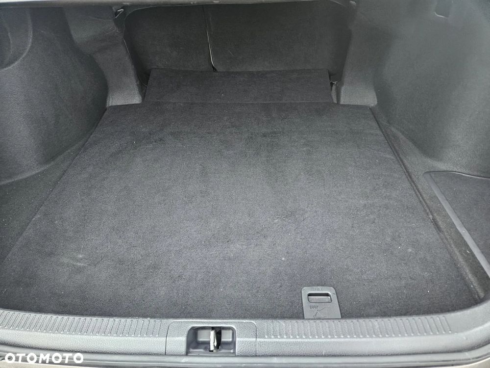 Toyota Camry 2.5 Hybrid Executive CVT - 31