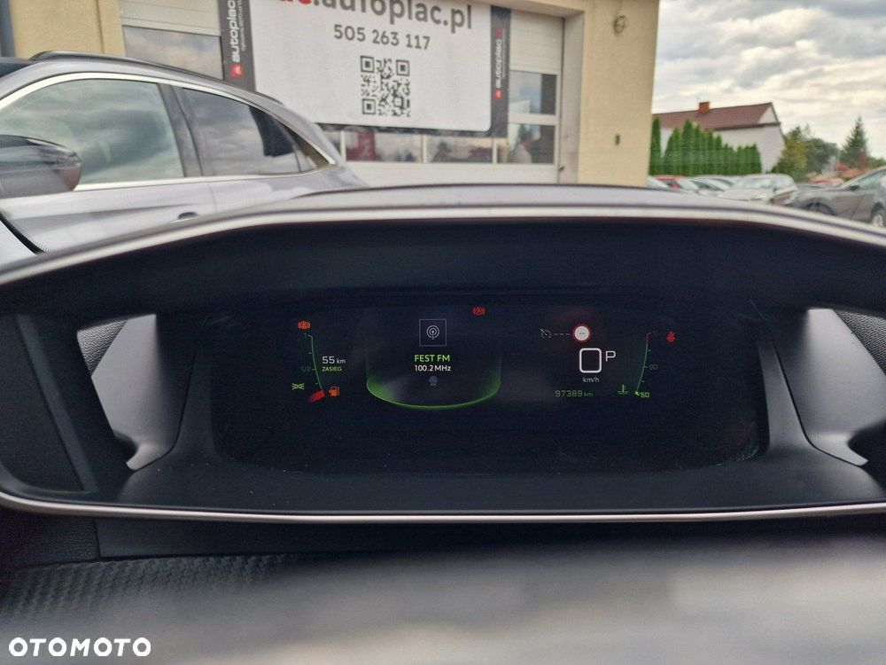 Peugeot 2008 1.5 BlueHDi Allure S&S EAT8 - 24