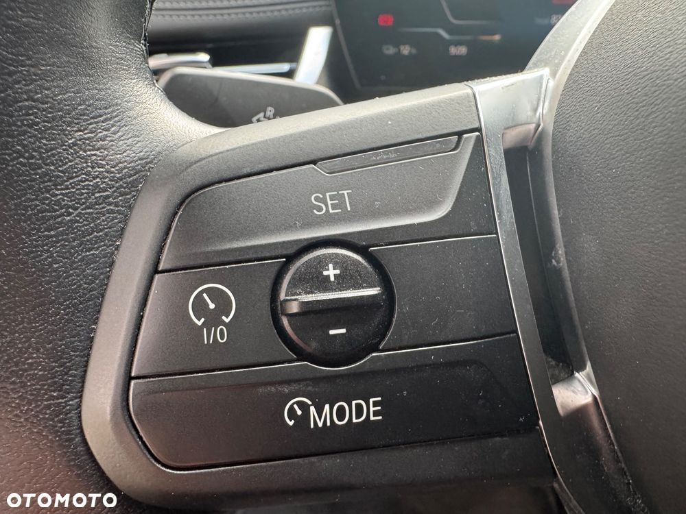 BMW iX1 xDrive30 66.5kWh xLine - 27