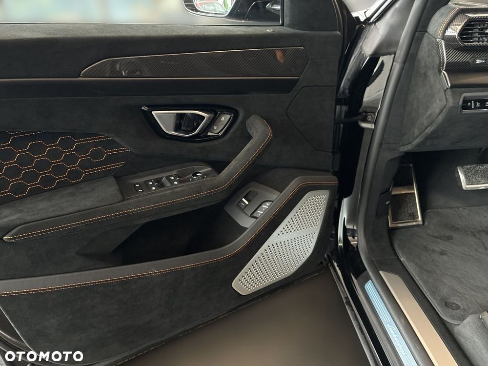 Lamborghini Urus - 8