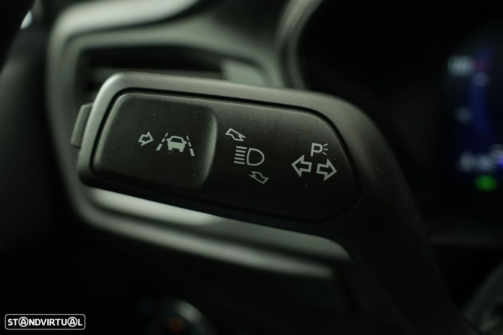 Ford Focus 1.0 EcoBoost MHEV ST-Line X - 18