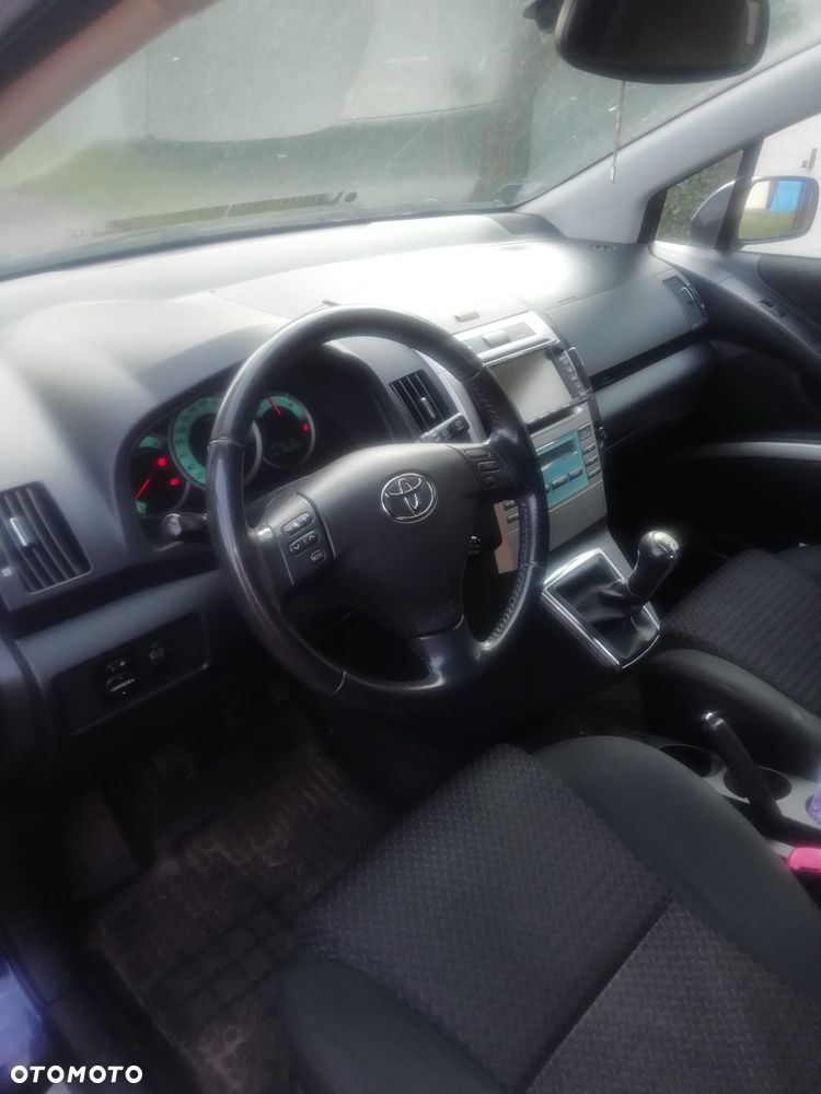 Toyota Corolla Verso - 6