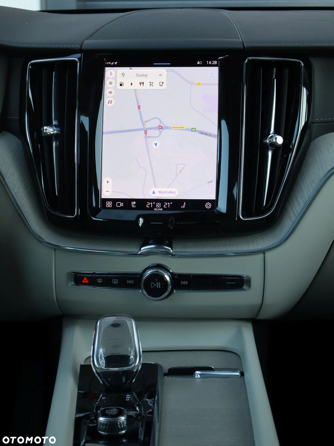 Volvo XC 60 T8 Plug-In Hybrid AWD Inscription - 12