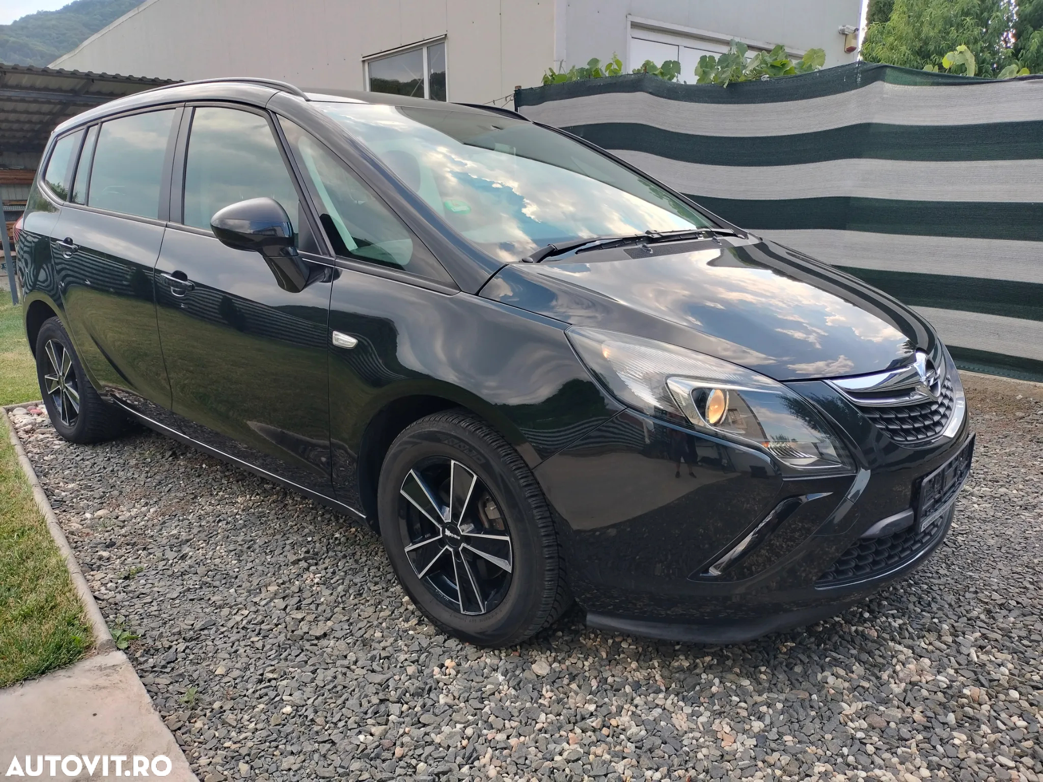 Opel Zafira Tourer 2.0 CDTI ecoFLEX Start/Stop Edition - 2