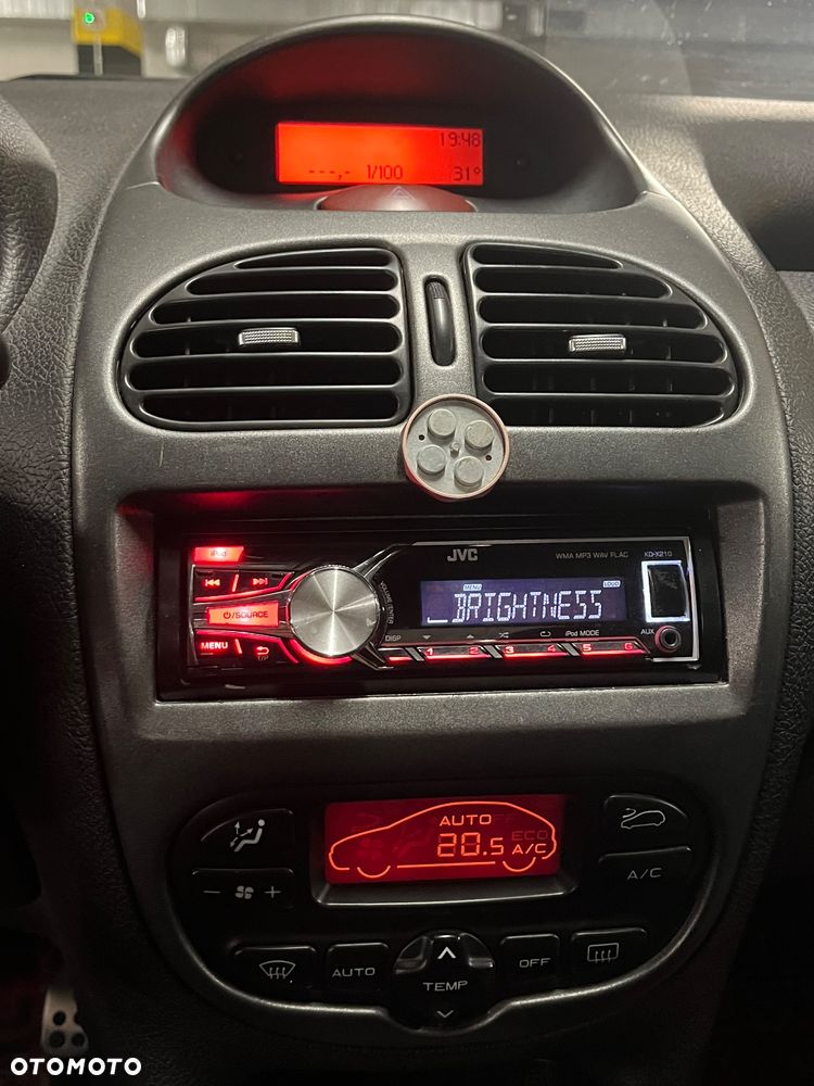 Peugeot 206 - 8
