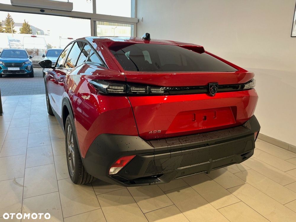 Peugeot 408 - 8