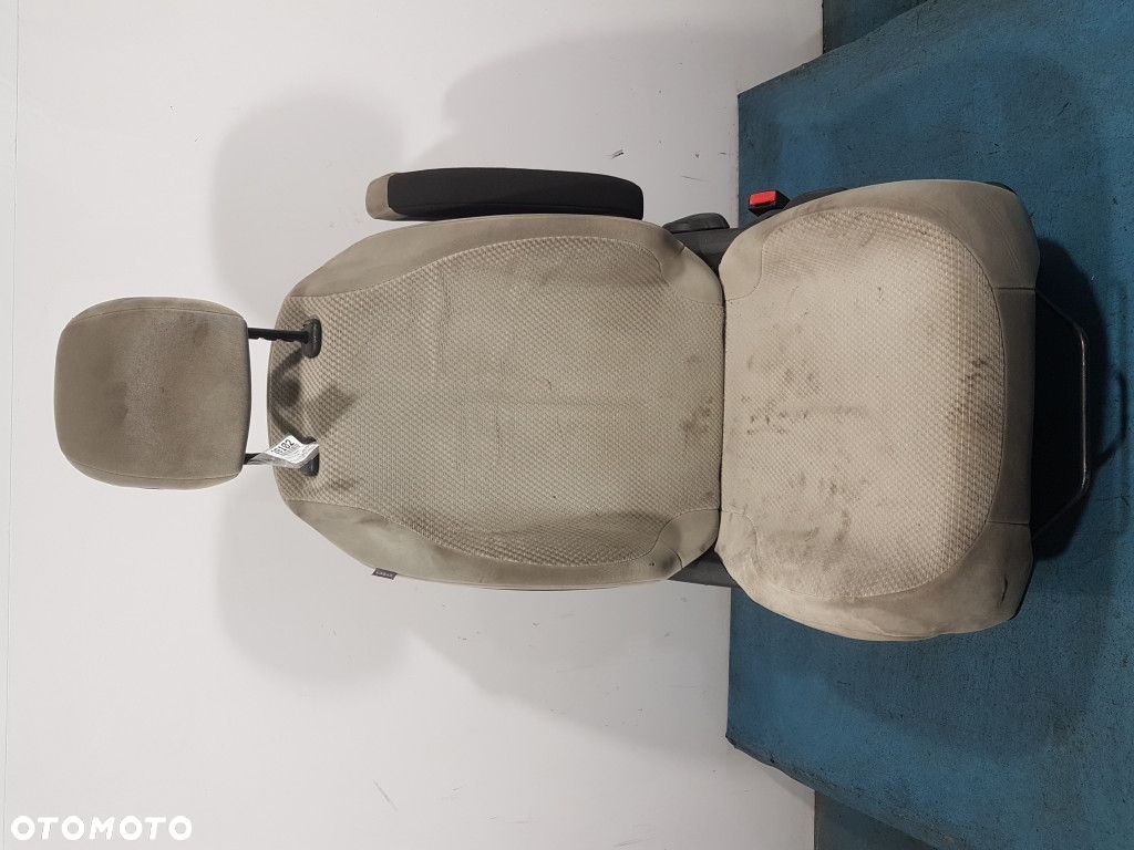 CITROEN C4 GRAND PICASSO I FOTEL PASAŻERA. - 1