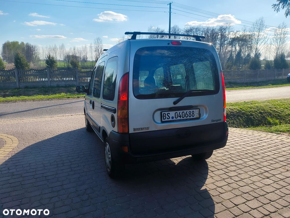 Renault Kangoo 1.6 16V Privilege - 12