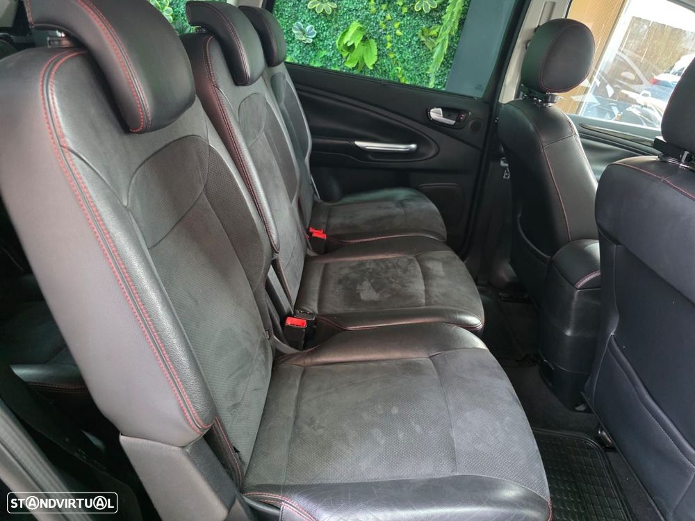 Ford S-Max 2.2 TDCi Titanium 7L - 17