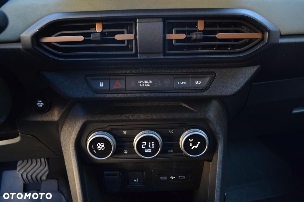 Dacia Jogger 1.8 Full Hybrid 155 Expression MMT 7os - 25