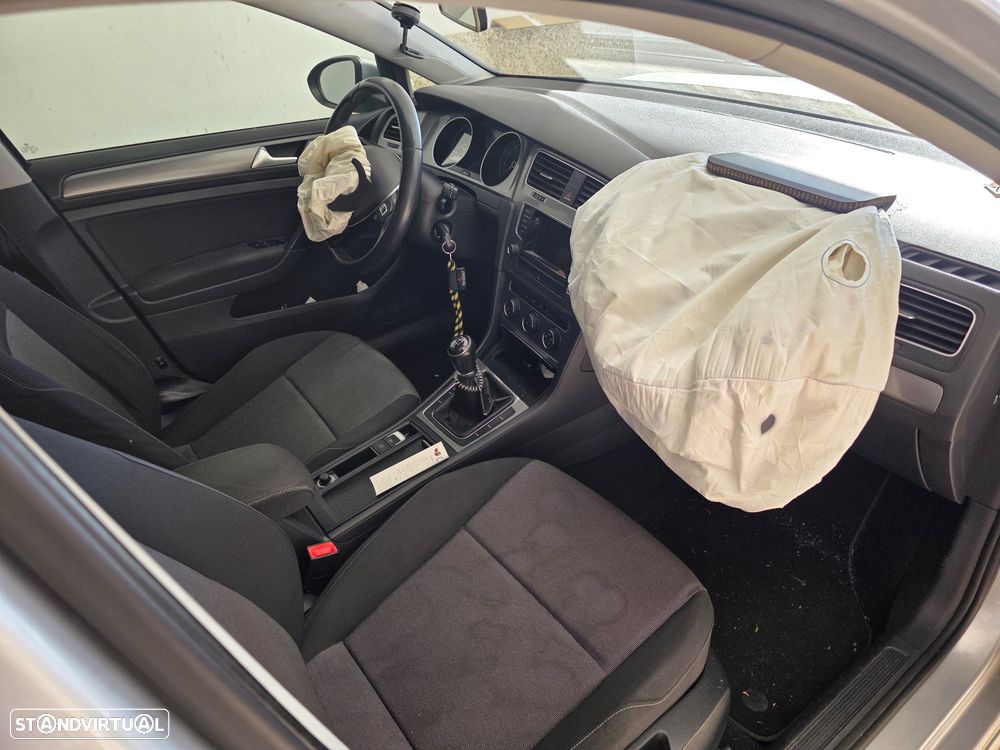 VW Golf 1.6 TDi Trendline - 9
